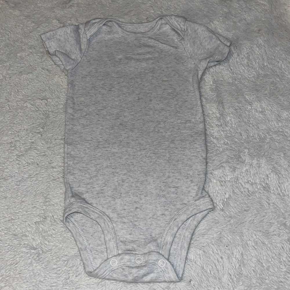 (3 for $10) carters grey bodysuit gender neutral 6-9 months